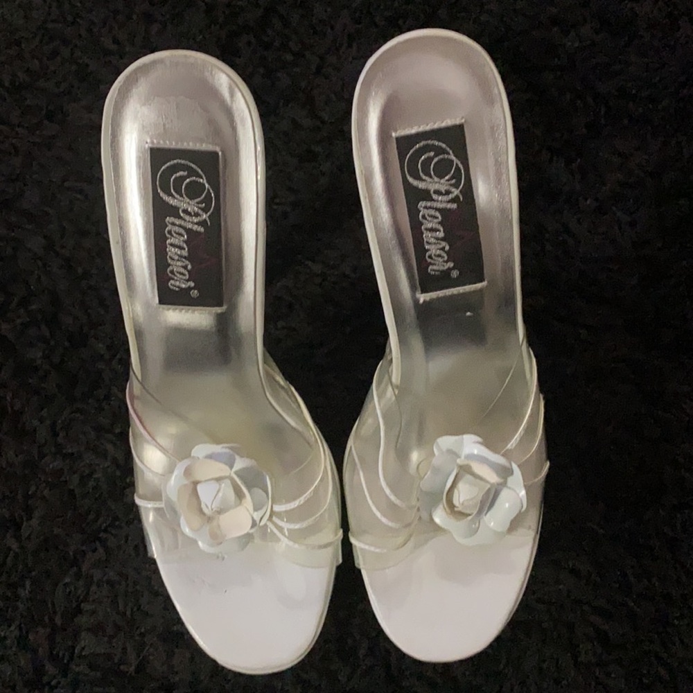 White platform pleasers - Picture 4 of 6